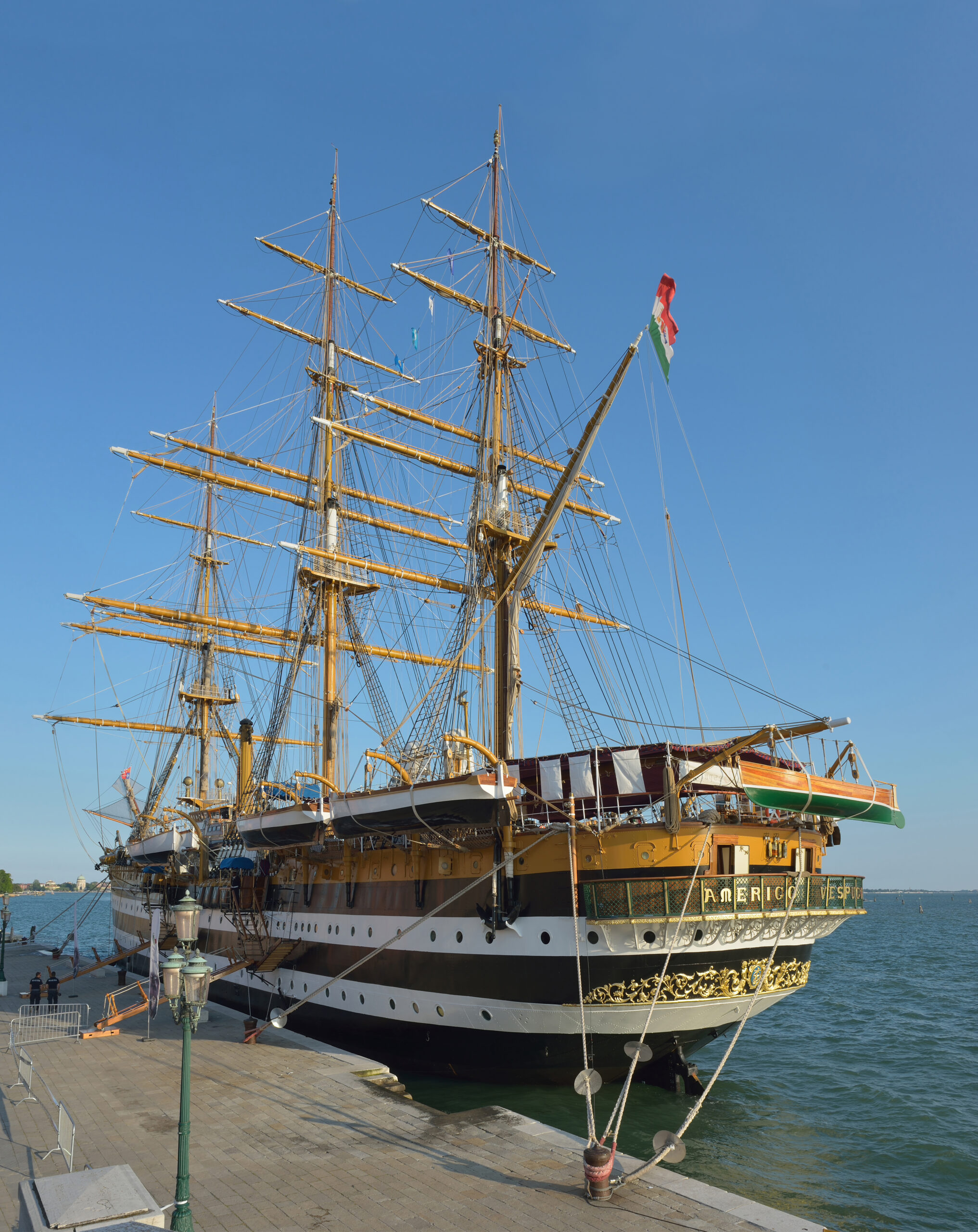 Nave scuola Amerigo Vespucci a Venezia 2016